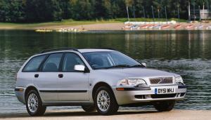 Volvo V40 2001 года